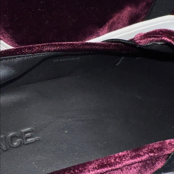 ♥️NWT VINCE WOMENS BLAIR VELVET PULL ON SNEAKERS IN PINOT SIZE 39 - Picture 12 of 14